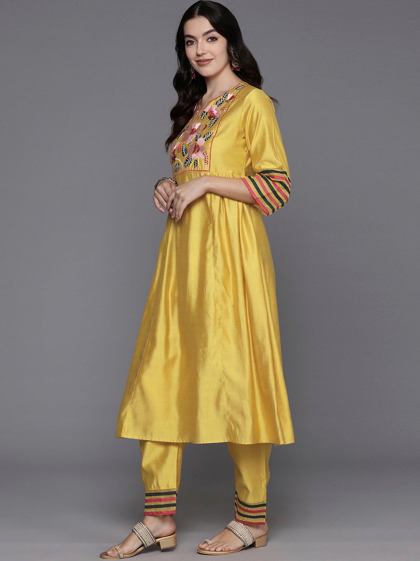 Women's Yellow Silk Blend Kurta Set