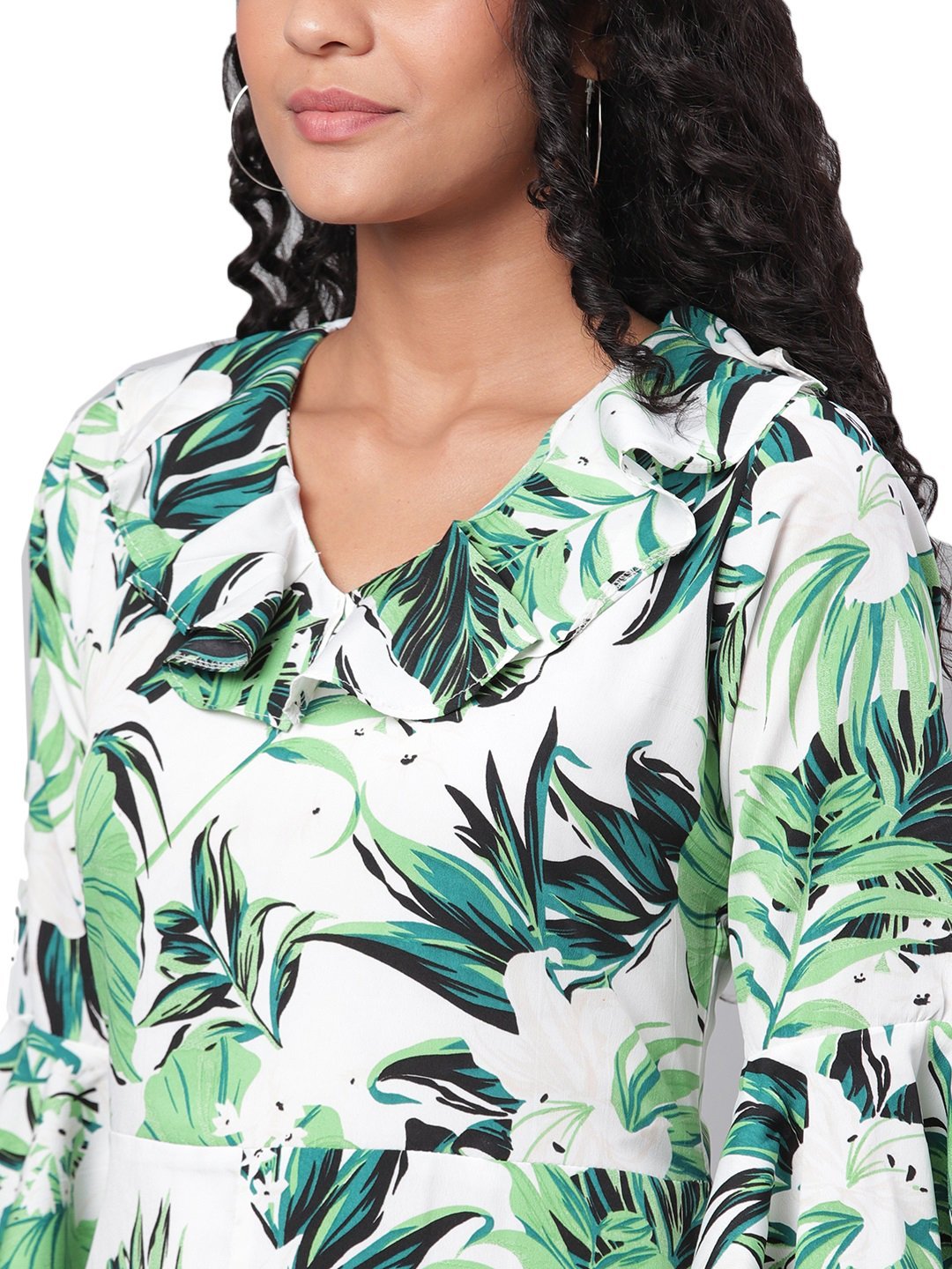 Women's Green Printed 3/4 Sleeve Polyester V Neck Casual Kurta Only