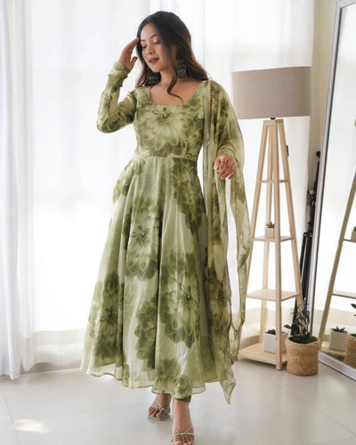 Women's Floral Printed Knee Length Elbow Length Sleeves Round Neck Kurti And Palazzo Set With Net Dupatta