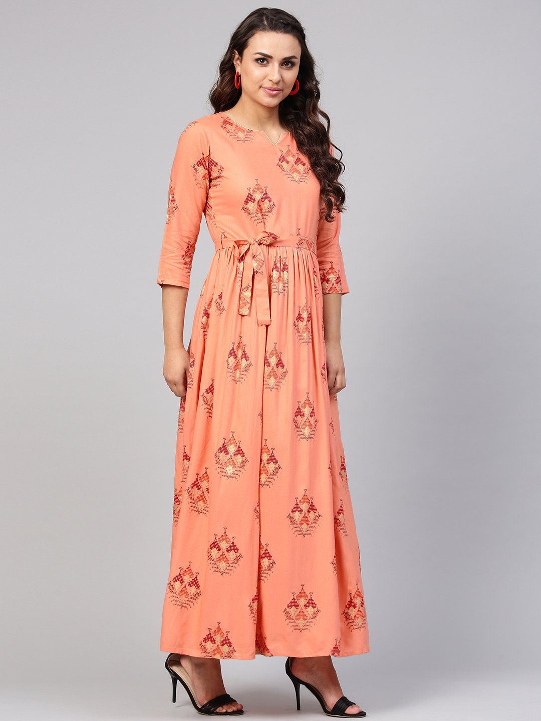 Women's Peach Geometric Maxi Dress With 3/4 Sleeves & Round Neck