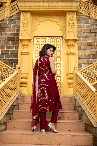 Women's Maroon Georgette Kurta Set