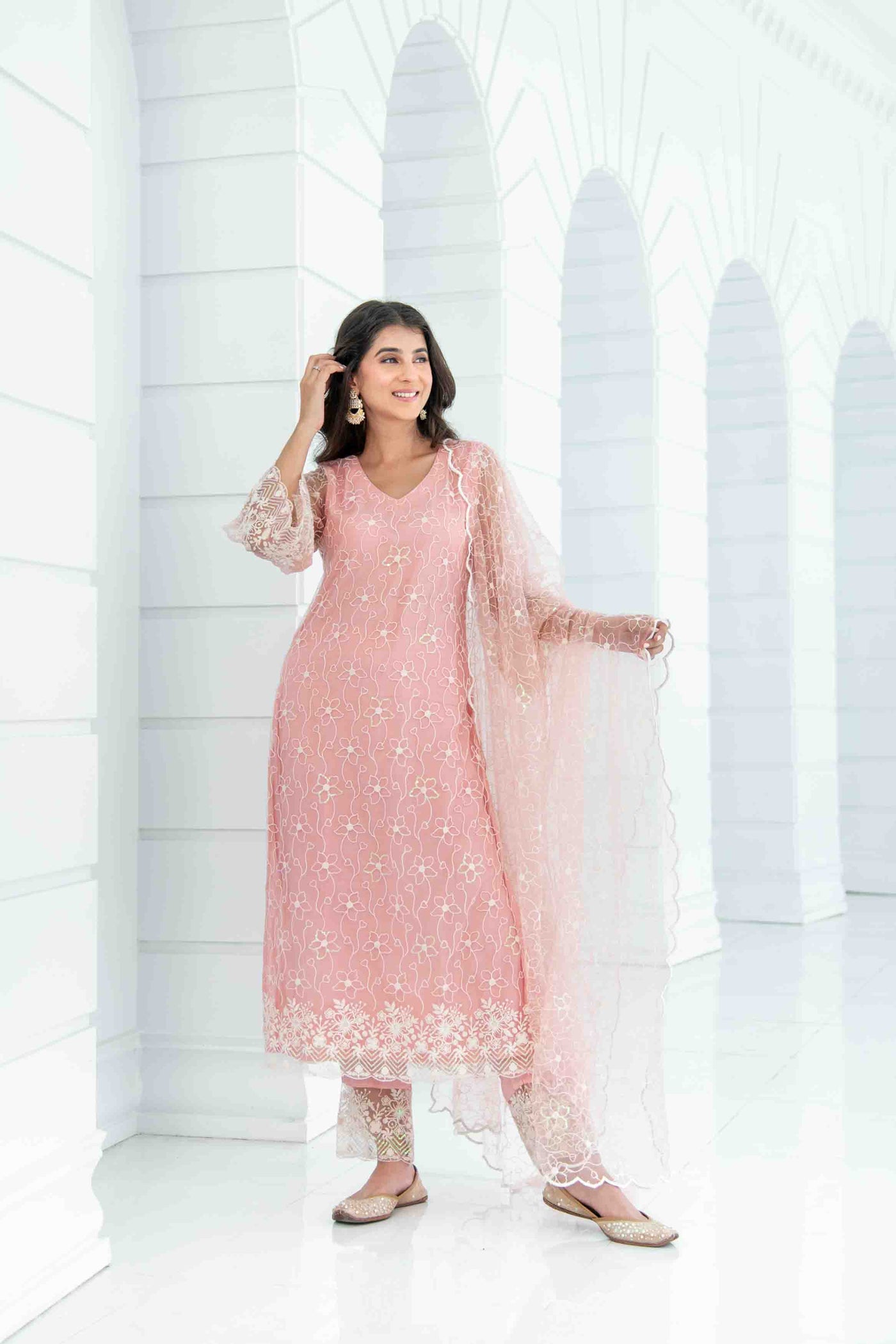 Women's Peach Pakistani Thread Work Kurta Set