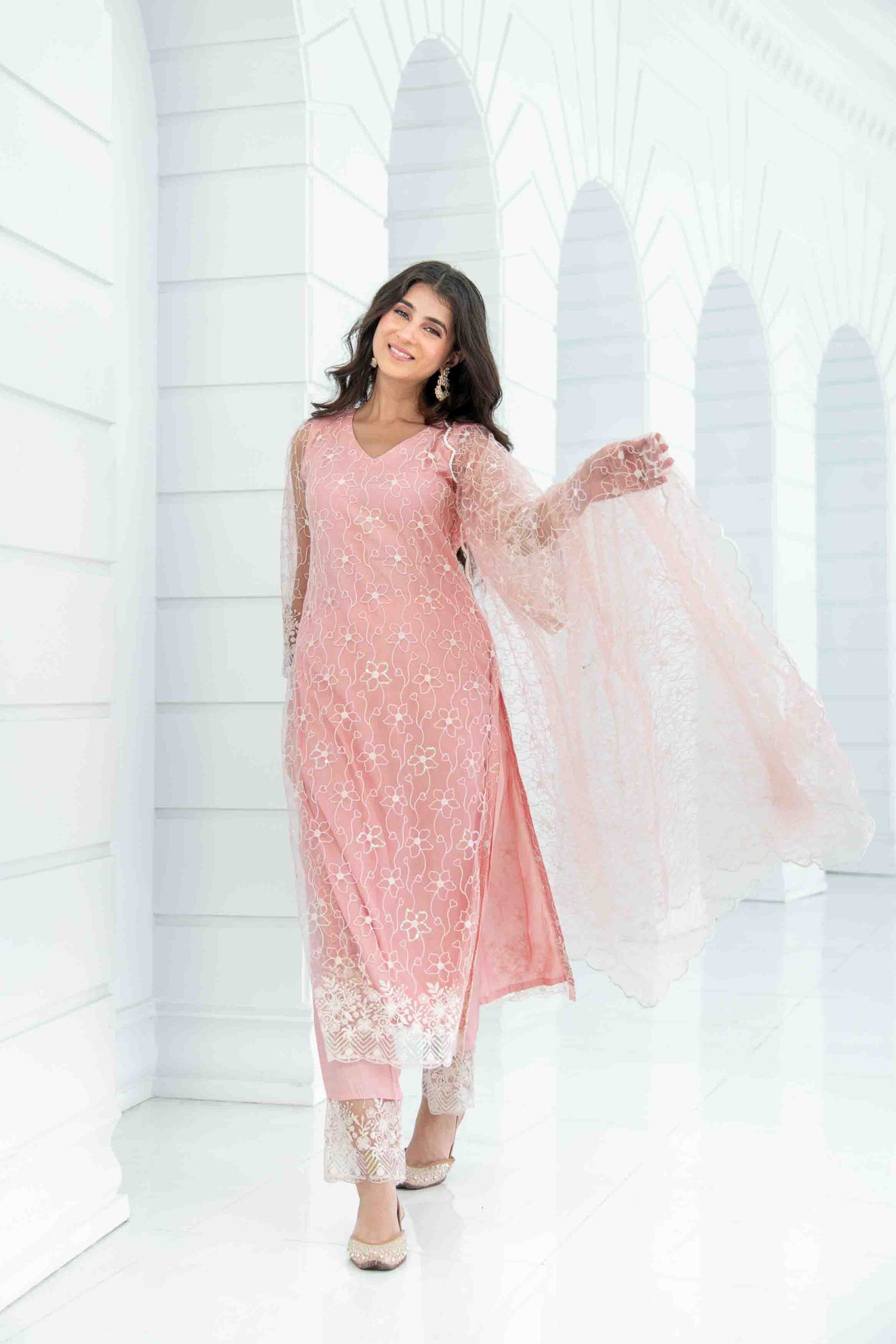 Women's Peach Pakistani Thread Work Kurta Set