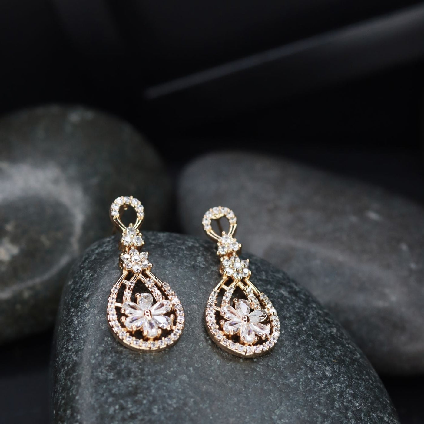 Women's I Jewels Valentine'S Special Rose Gold Plated & White Ad Studded Drop Earrings (E2976)