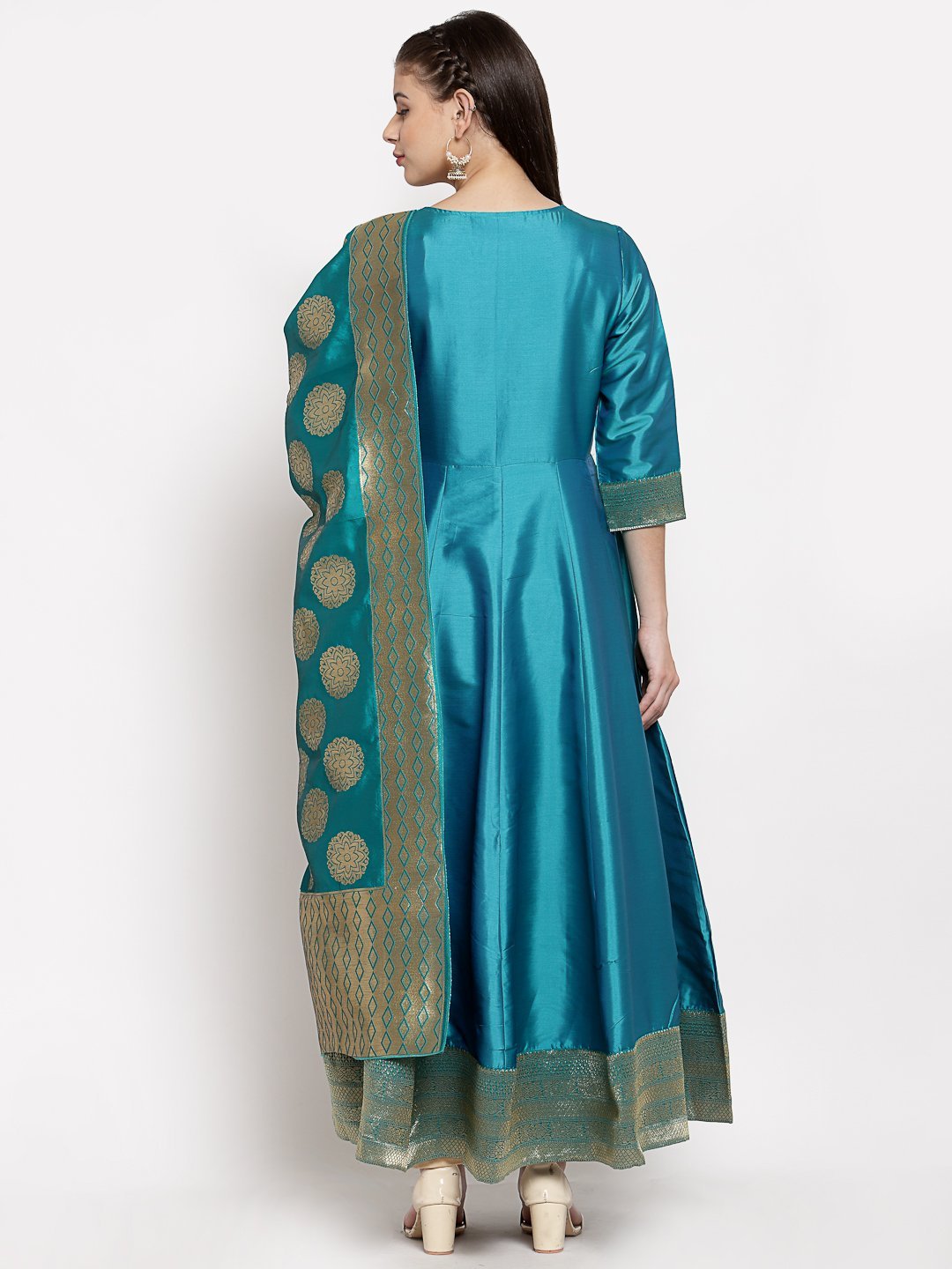 Women's Green Silk Solid 3/4 Sleeve V Neck Casual Anarkali Gown