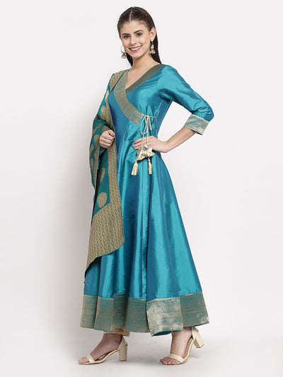Women's Green Silk Solid 3/4 Sleeve V Neck Casual Anarkali Gown