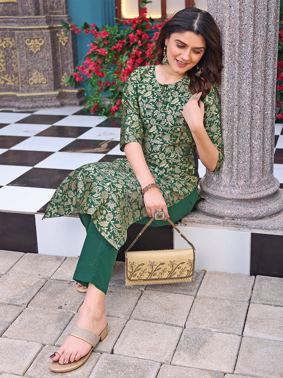 Women's Green Art Silk Woven Straight Kurta Set