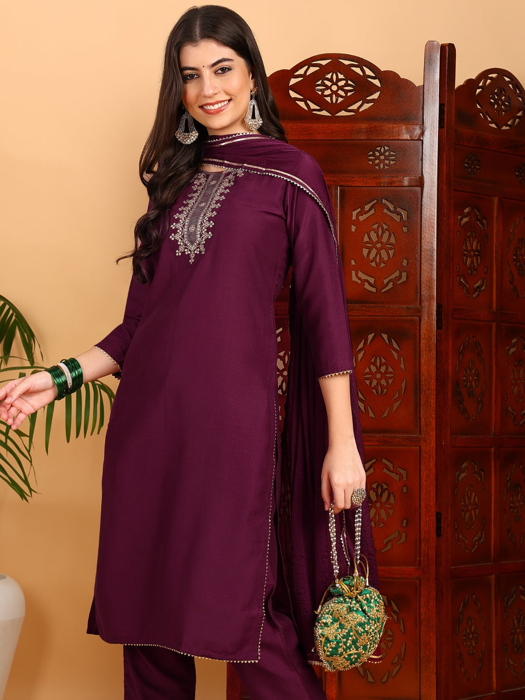 Women's Silk Blend Embroidered Kurta Pant With Dupatta