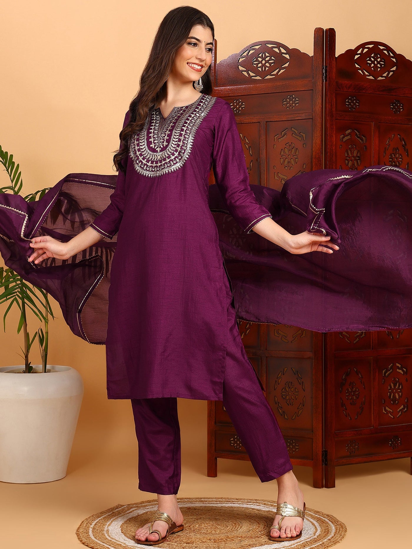 Women's Silk Blend Embroidered Kurta Pant With Dupatta