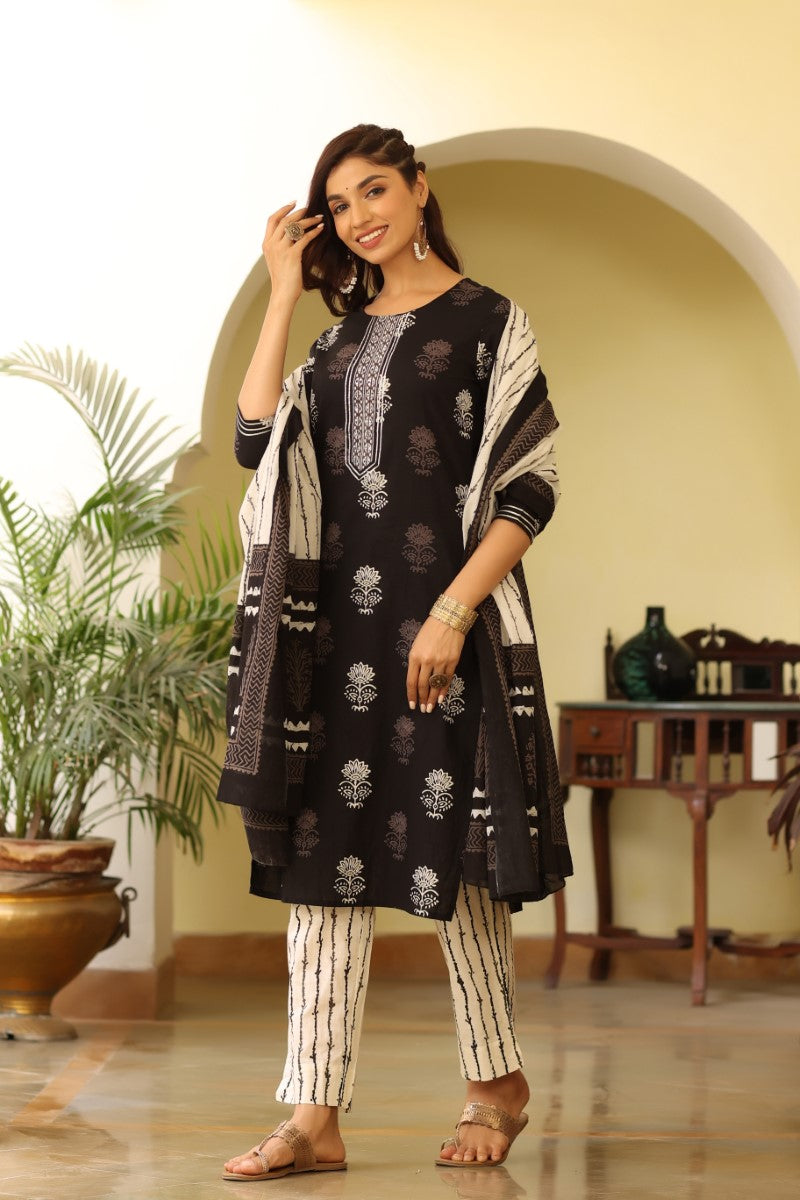 Women's Cotton Blend Printed Kurta Pant Dupatta Set