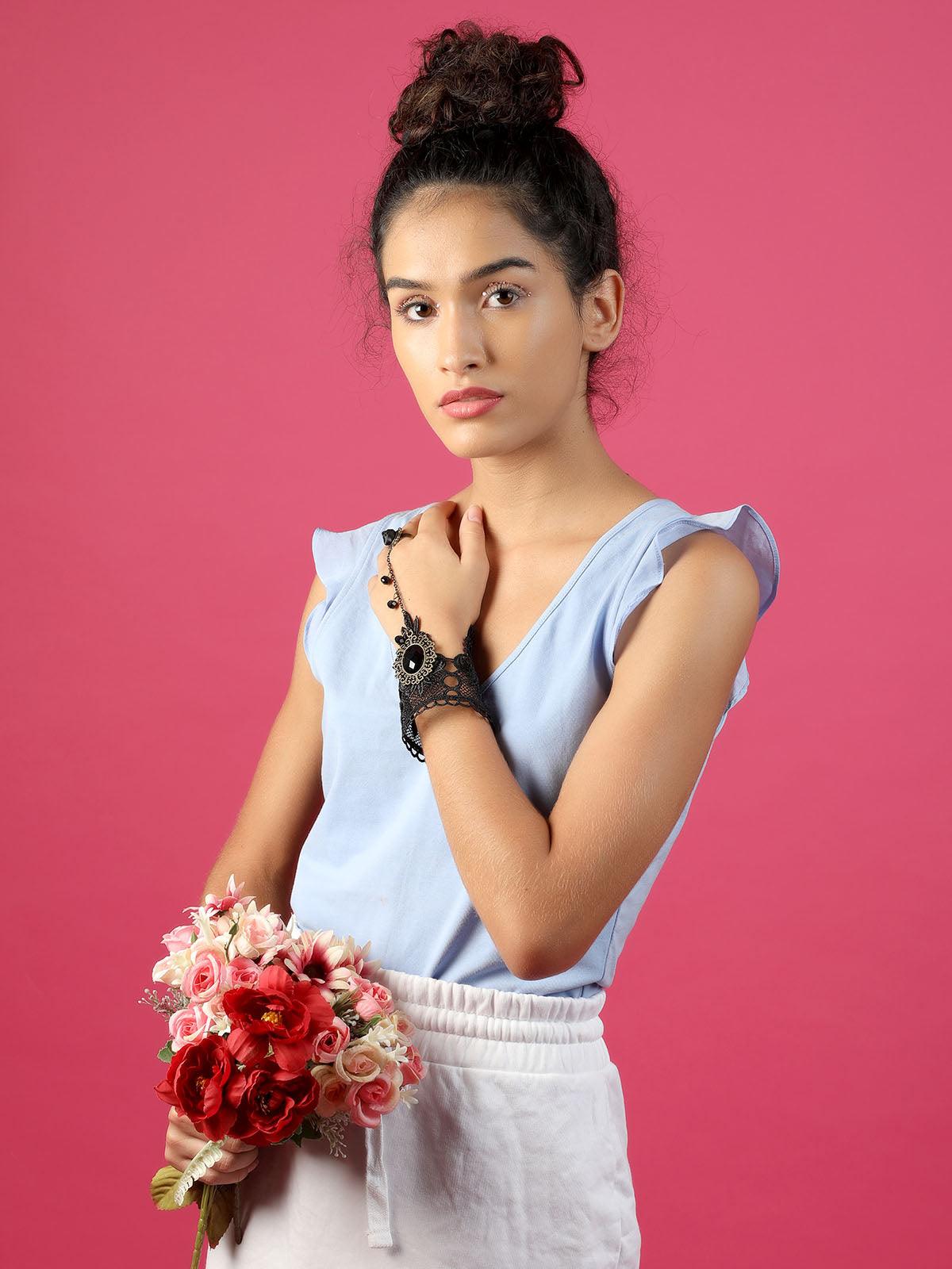 Women's Black Lace Bracelet Secured With A Ring Chai