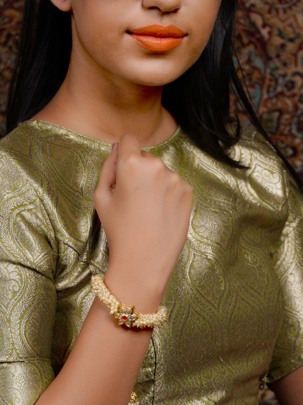 Women's Gold Tone Pretty Pearl Bracele