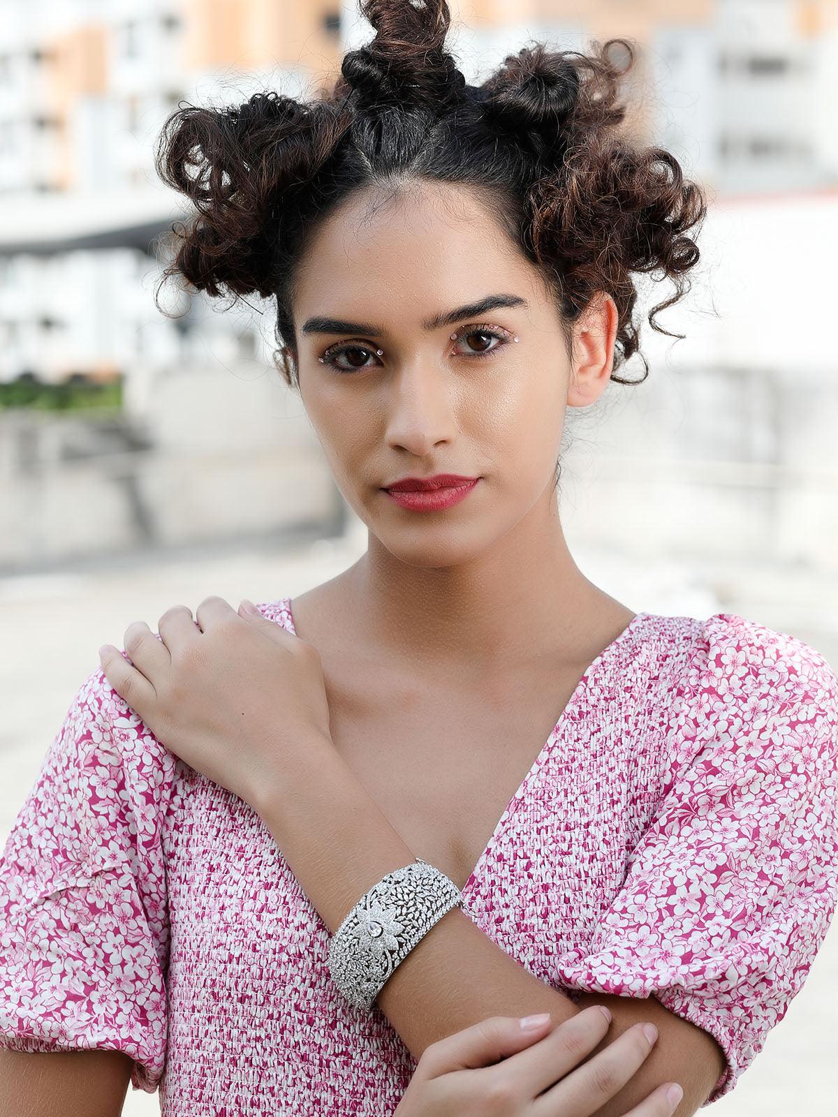 Women's Gorgeous Stunning Silver Studded Bracele