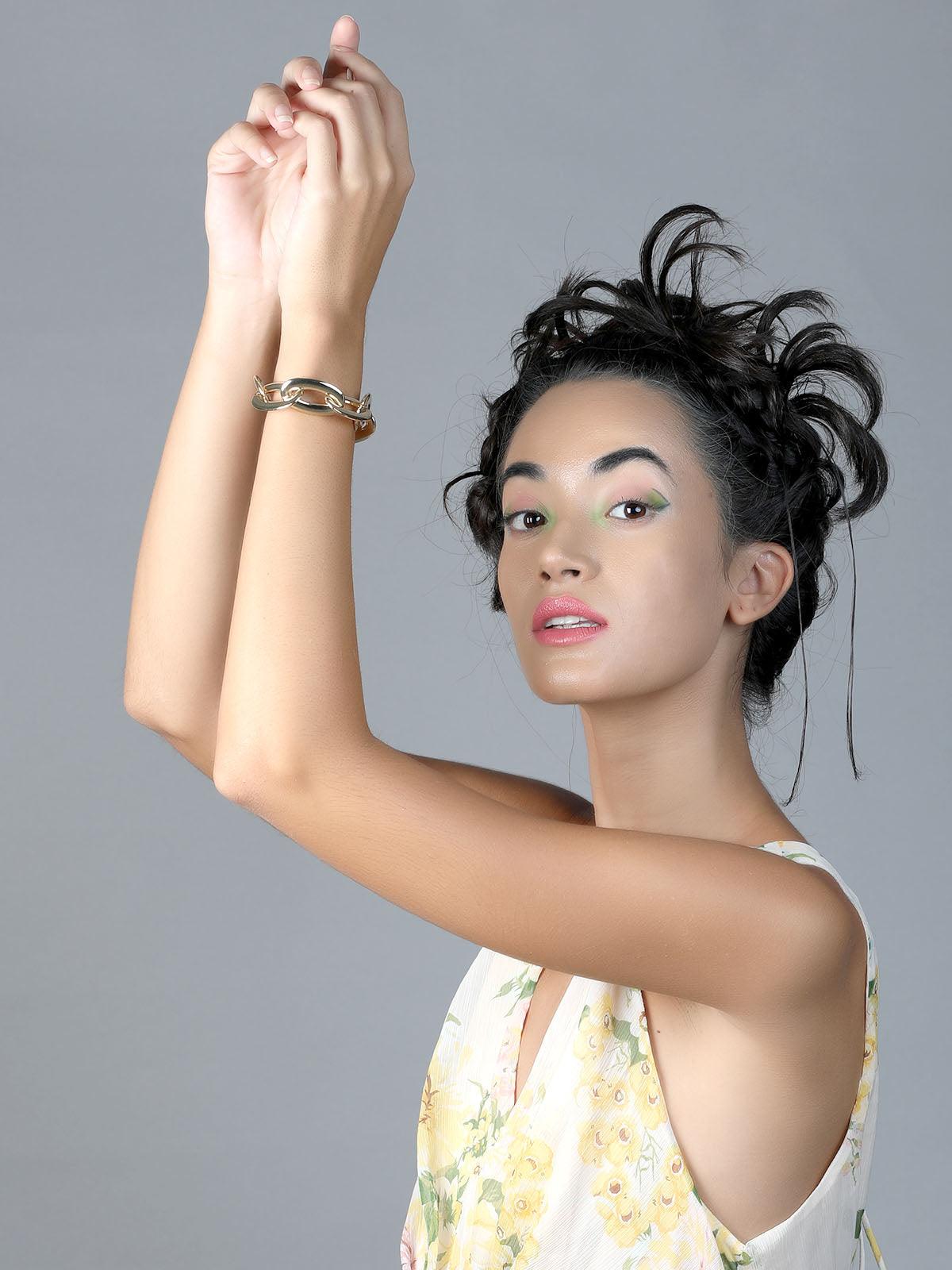 Women's Light Gold Chain Linked Bracele