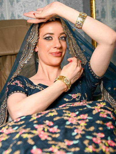 Women's Stunning Ethnic Bangl