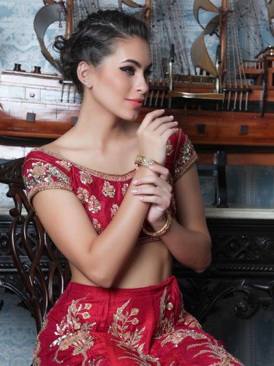 Women's Stunning Gold And Green Ethnic Bracele