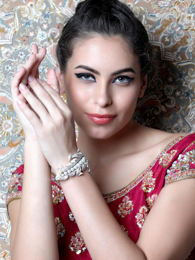 Women's Stunning Pearl Studded Bracele